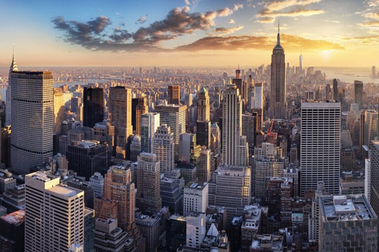 AdobeStock_126216157_New York skyscape lores